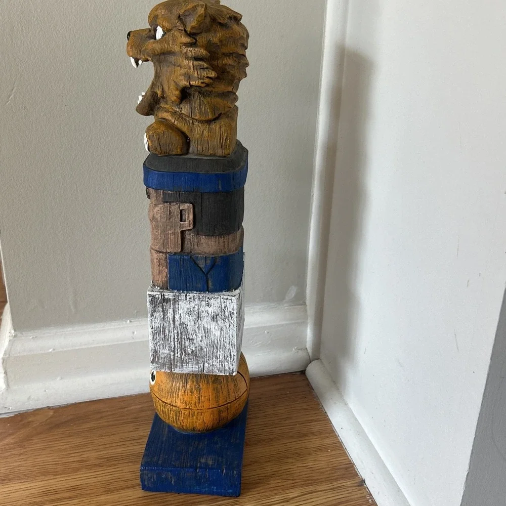 University Of  Kentuky Wild Cats NCAA Collectible Tiki Totem Pole College Mascot